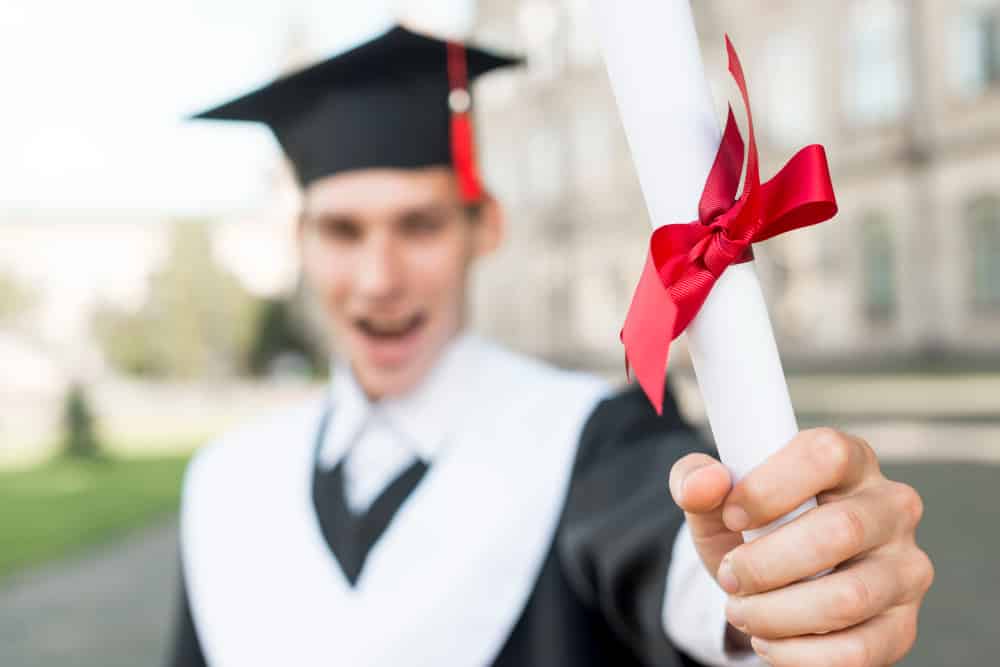 Como conseguir bolsa de estudo sem ProUni — 5 alternativas que funcionam